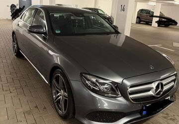 Mercedes-Benz 220 126.242 km 21.500 &euro; hamburg 22143