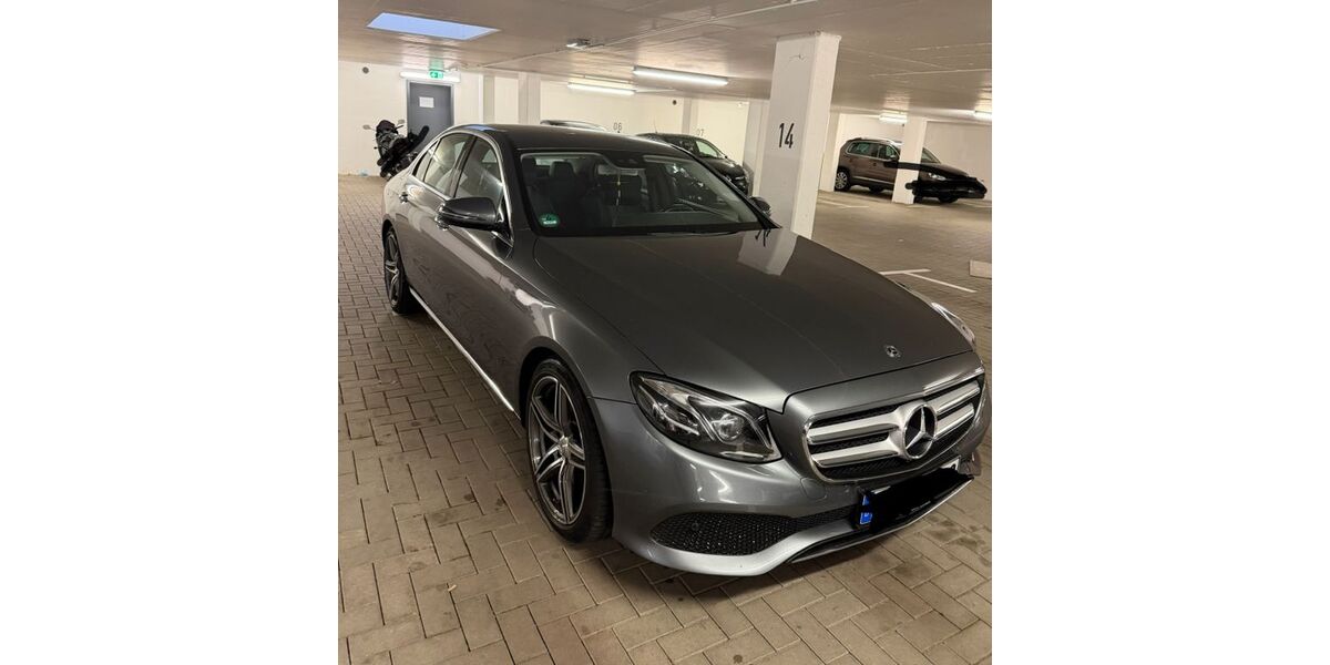 Mercedes-Benz 220 126.242 km 21.500 &euro; hamburg 22143