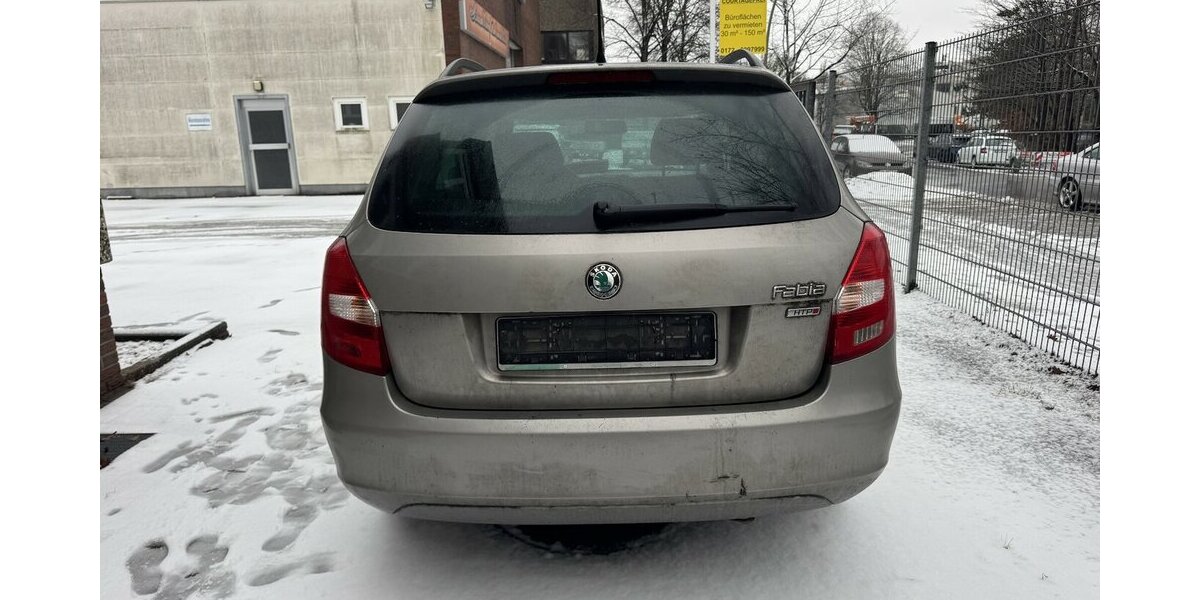 Skoda Fabia Ambiente Family TÜV bis 8/26 188.000 km 1.699 &euro; Hamburg 22339