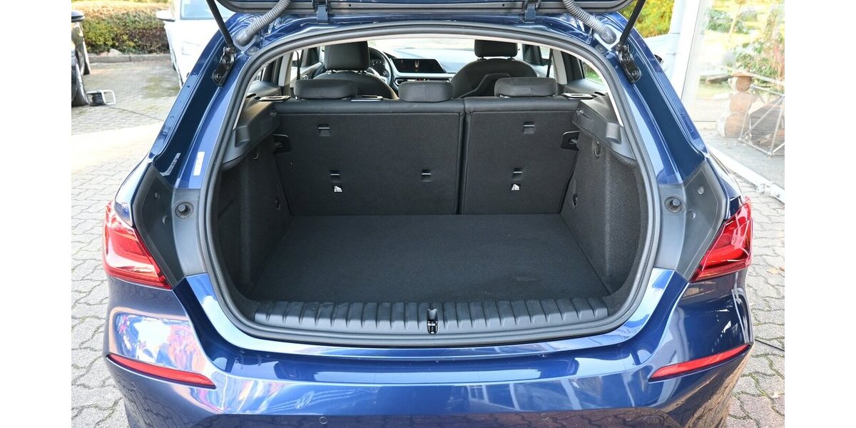 BMW 118i *Advantage* F40 Navi LED PDC 2020 143.000 km 14.200 &euro; Seevetal - Hittfeld 21218