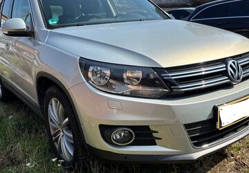 VW Tiguan 45.681 km 11.995 &euro; Hamburg 20537