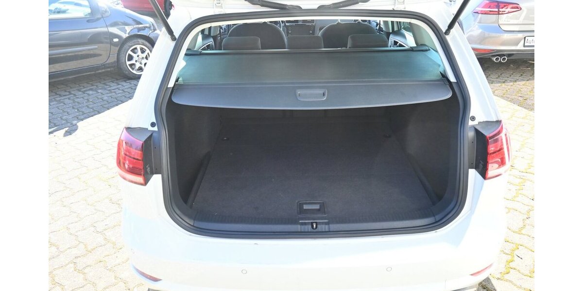 VW Golf Variant 1.6 TDI BMT *Sound* DSG Navi ACC 131.000 km 12.200 &euro; Seevetal - Hittfeld 21218