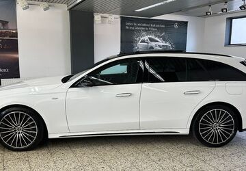 Mercedes-Benz E 300 26.455 km 55.925 &euro; Hamburg 22047