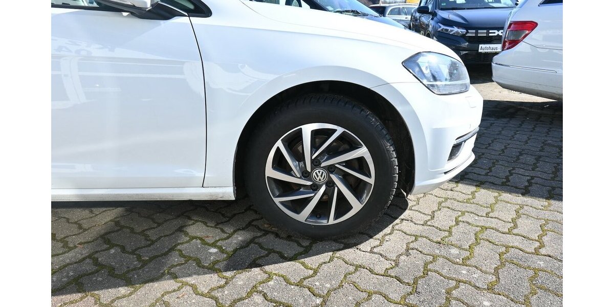 VW Golf Variant 1.6 TDI BMT *Sound* DSG Navi ACC 131.000 km 12.200 &euro; Seevetal - Hittfeld 21218