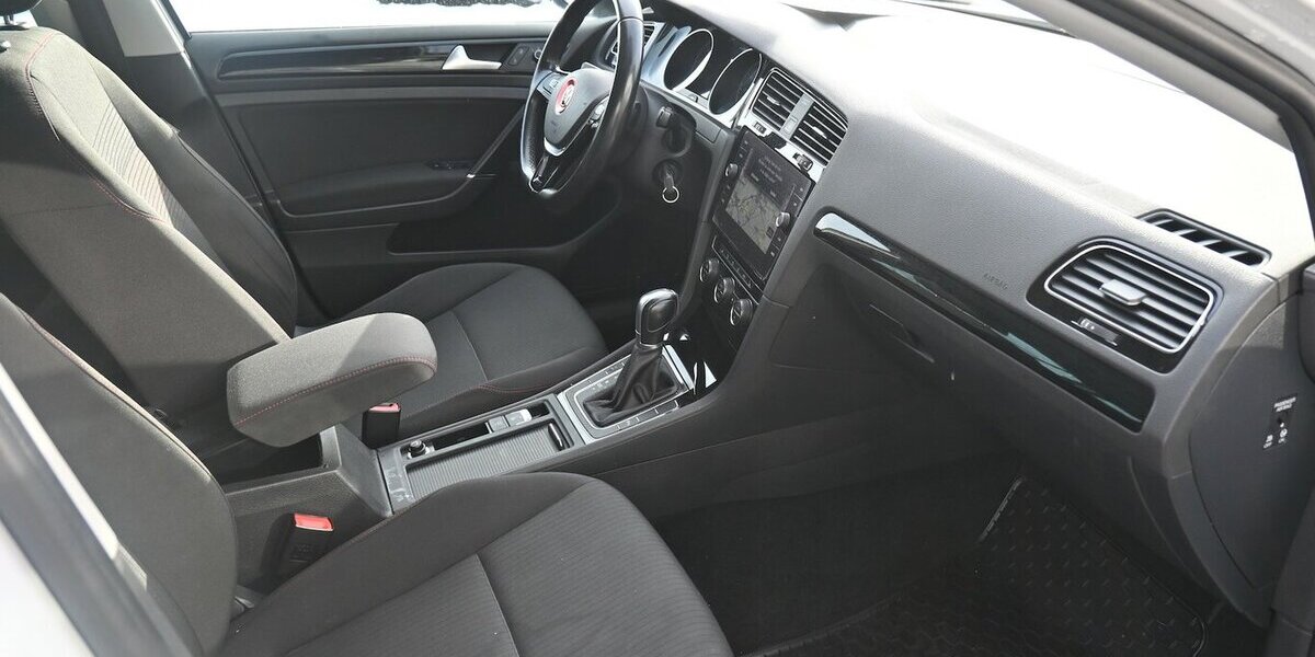 VW Golf Variant 1.6 TDI BMT *Sound* DSG Navi ACC 131.000 km 12.200 &euro; Seevetal - Hittfeld 21218
