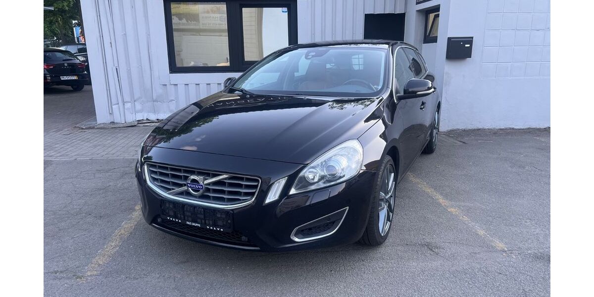 Volvo V60 246.720 km 7.290 &euro; Hamburg 22045