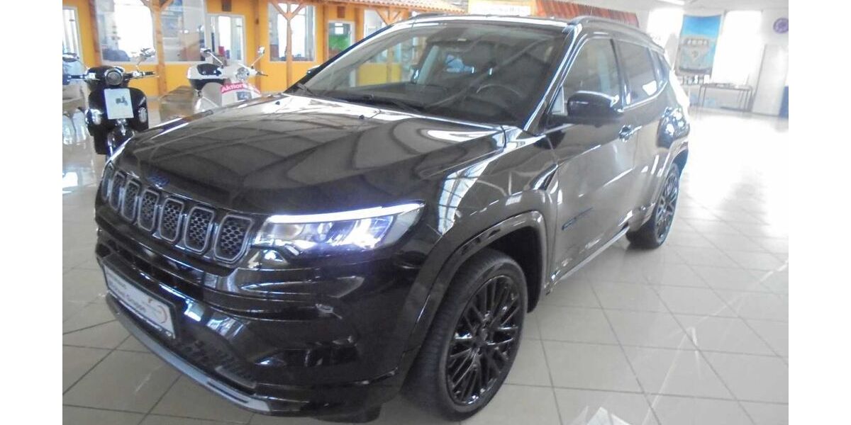 Jeep Andere 34.488 km 25.890 &euro; Hamburg 22043