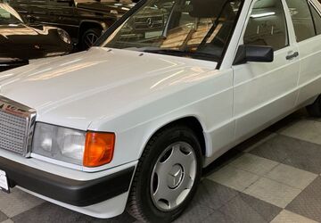 Mercedes-Benz 190 118.599 km 9.999 &euro; Hamburg 22087