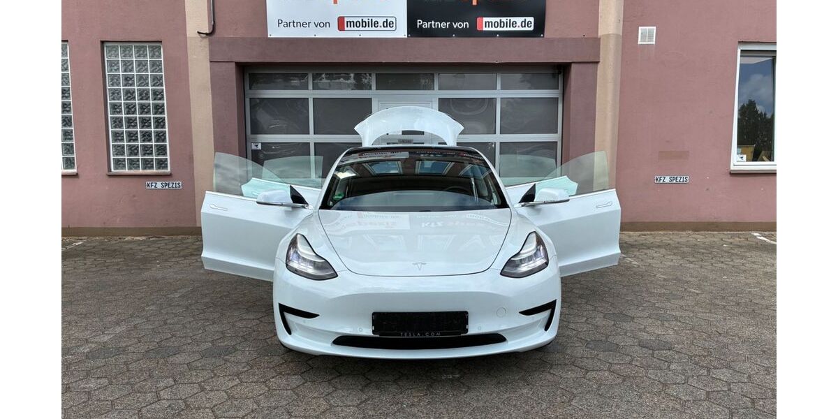 Tesla Model 3 49.108 km 25.870 &euro; Hamburg 20537