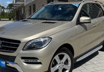 Mercedes-Benz ML 350 180.000 km 16.890 &euro; Hamburg 22041