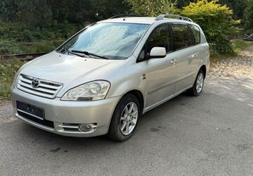 Toyota Avensis Verso 253.373 km 2.600 &euro; HAMBURG 22113