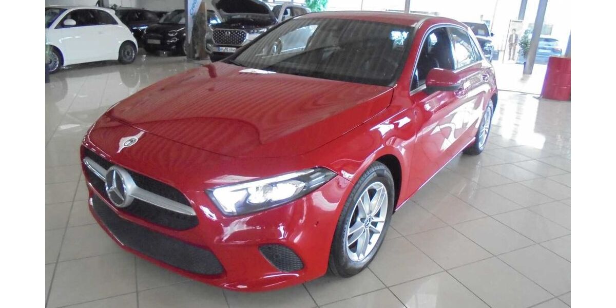 Mercedes-Benz A 180 110.062 km 16.490 &euro; Hamburg 22043