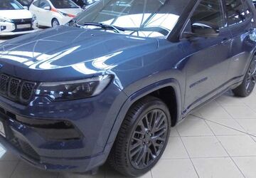 Jeep Andere 91.654 km 19.990 &euro; Hamburg 22043