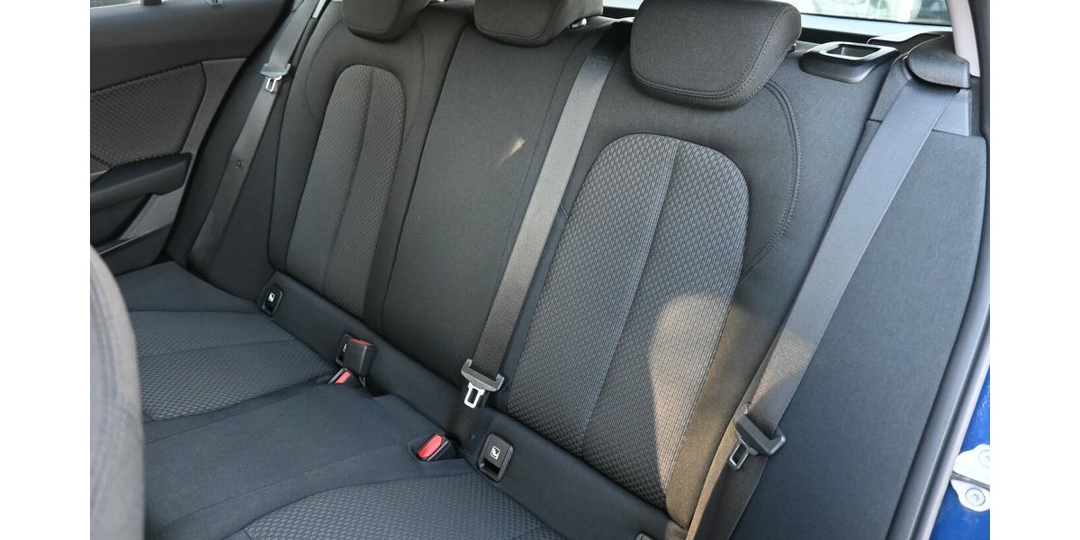BMW 118i *Advantage* F40 Navi LED PDC 2020 143.000 km 14.200 &euro; Seevetal - Hittfeld 21218