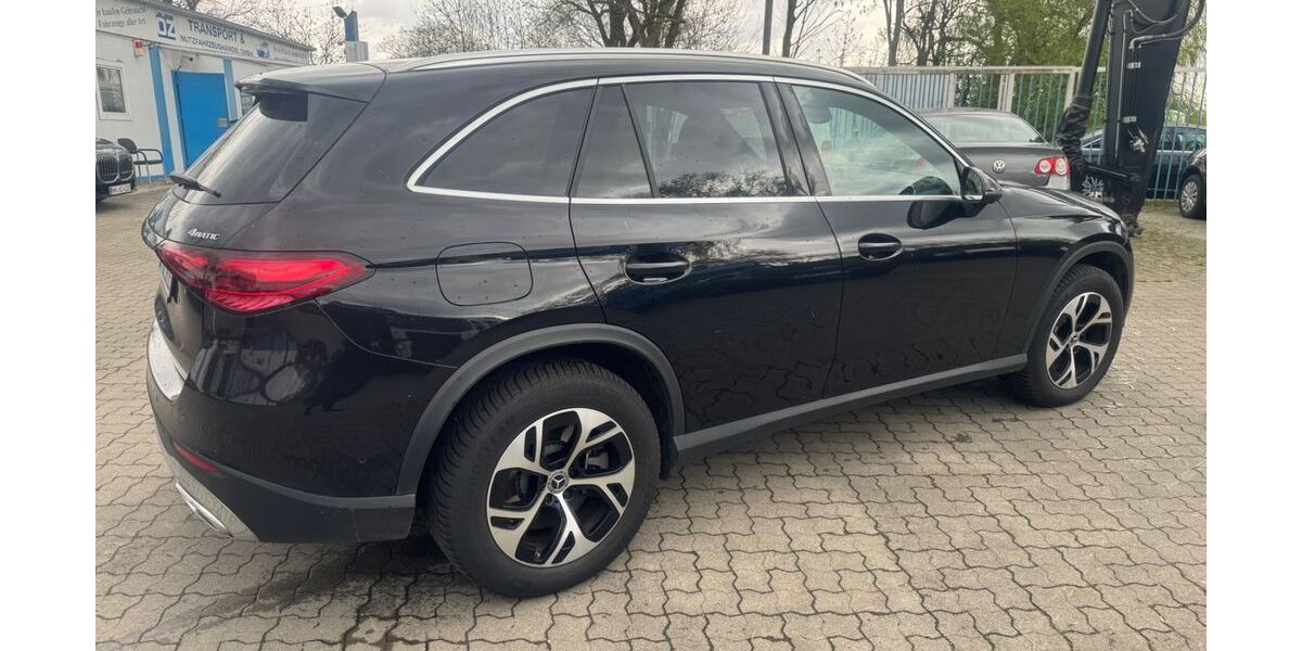 Mercedes-Benz GLC 300 47.800 km 48.900 &euro; Hamburg 21109