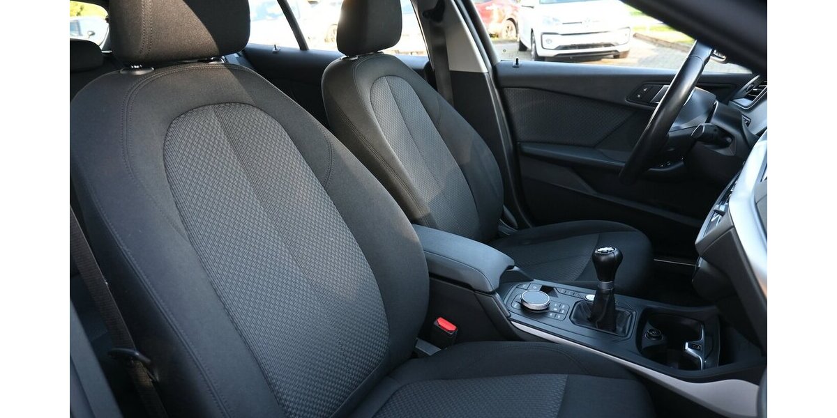 BMW 118i *Advantage* F40 Navi LED PDC 2020 143.000 km 14.200 &euro; Seevetal - Hittfeld 21218