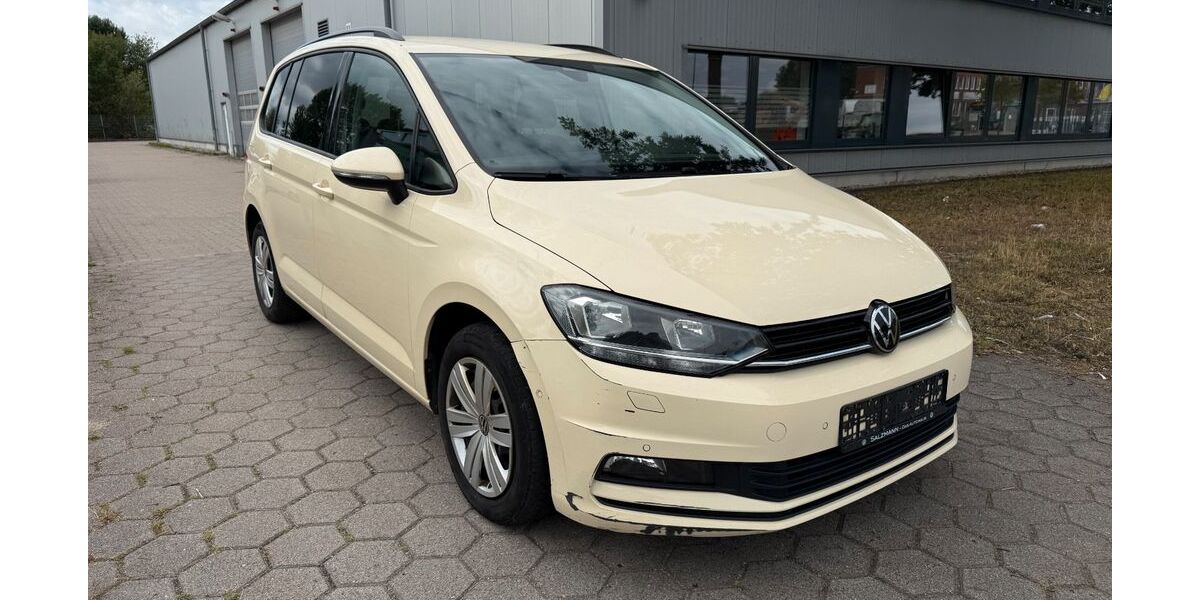 VW Touran 287.823 km 10.990 &euro; Hamburg 20539