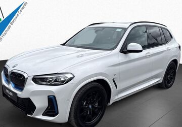 BMW iX3 44.376 km 36.666 &euro; Hamburg 21073